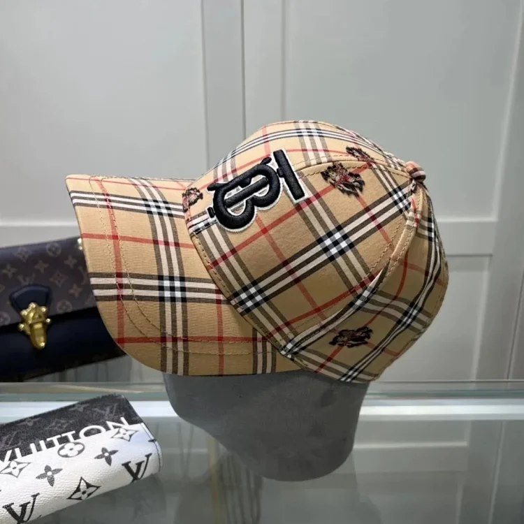 Burberry Vintage Check Monogra