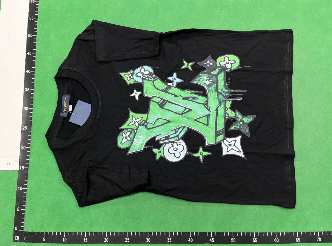 Louis Vuitton Graffiti & Monogram Print T-Shirt [24 styles] -1