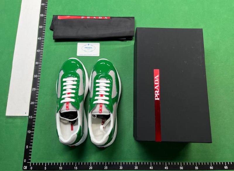 Prada -2