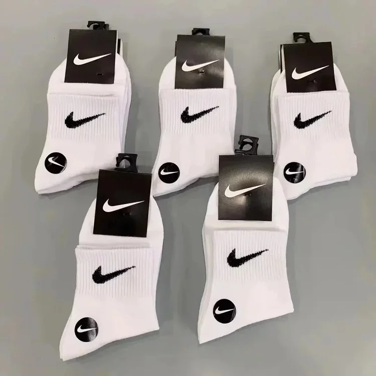nike socks (35 CP)