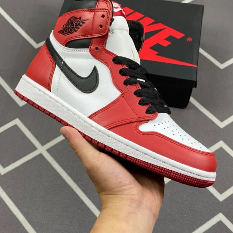 NIKE AIR JORDAN 1 High