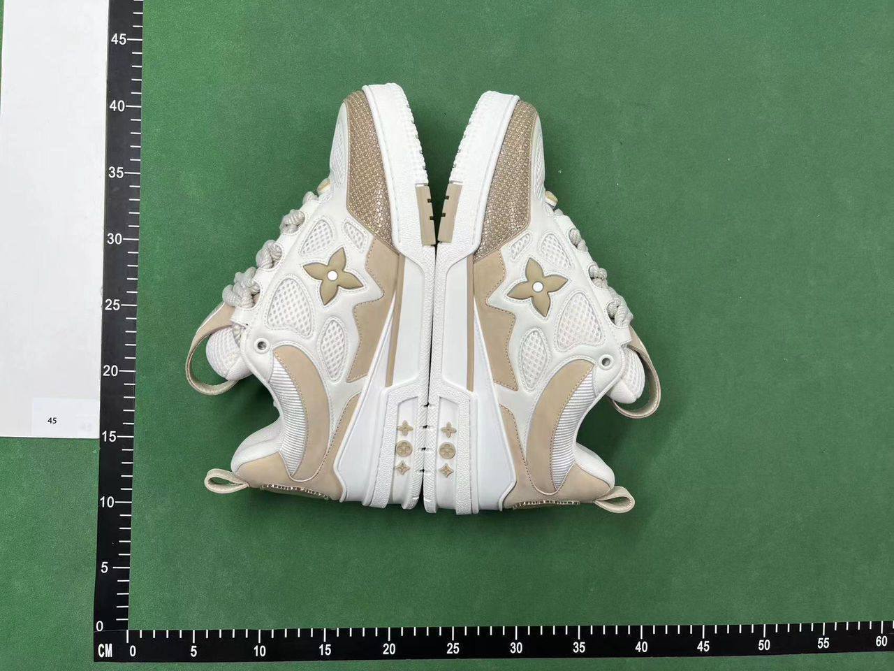 LOUIS VUITTON Skate -3