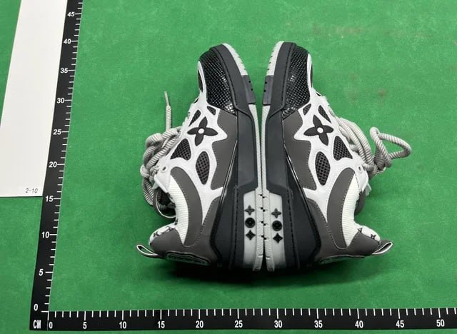 LOUIS VUITTON Skate -4