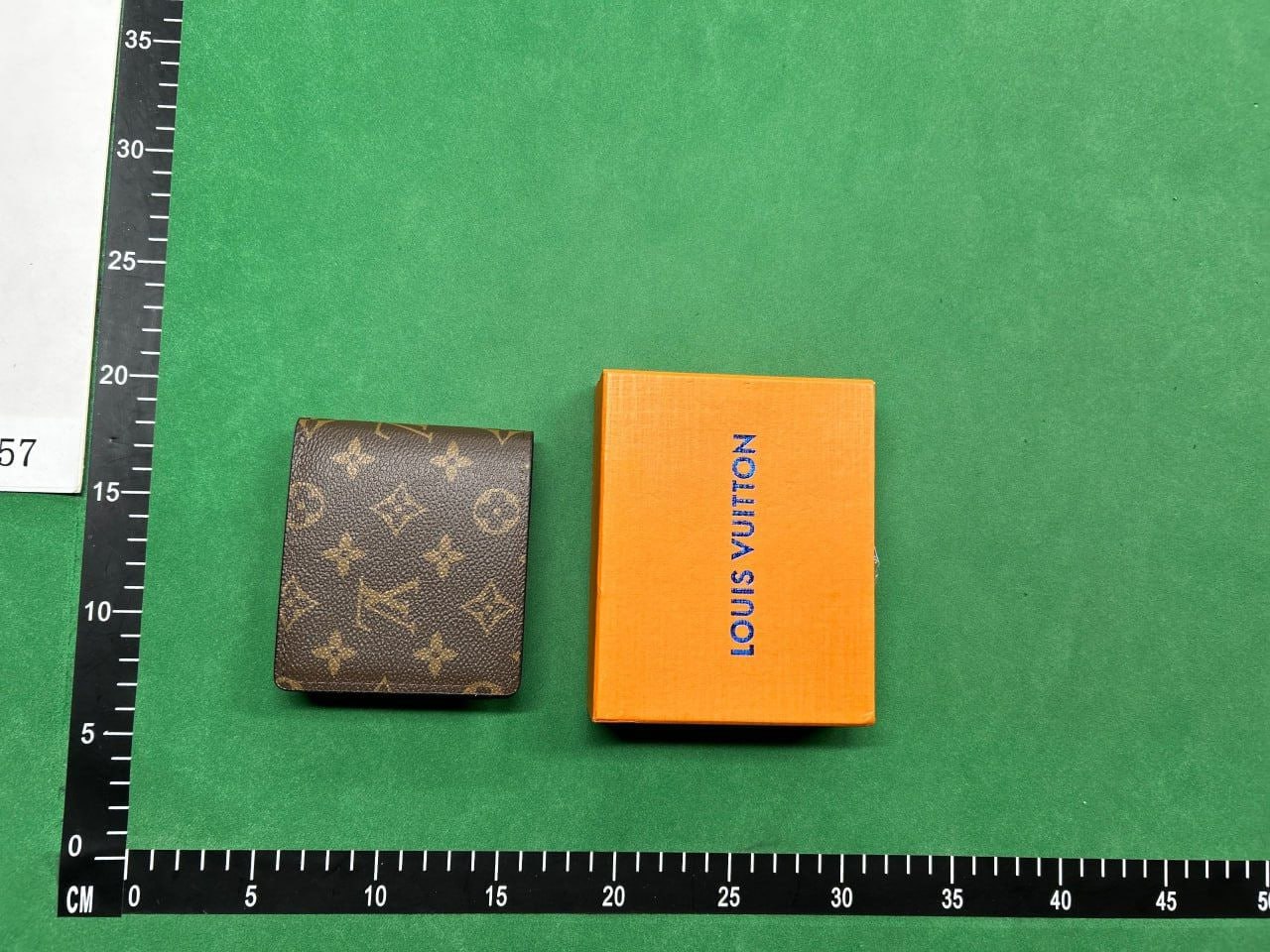 Louis Vuitton wallet -2