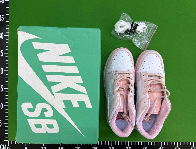 Nike Dunks -3