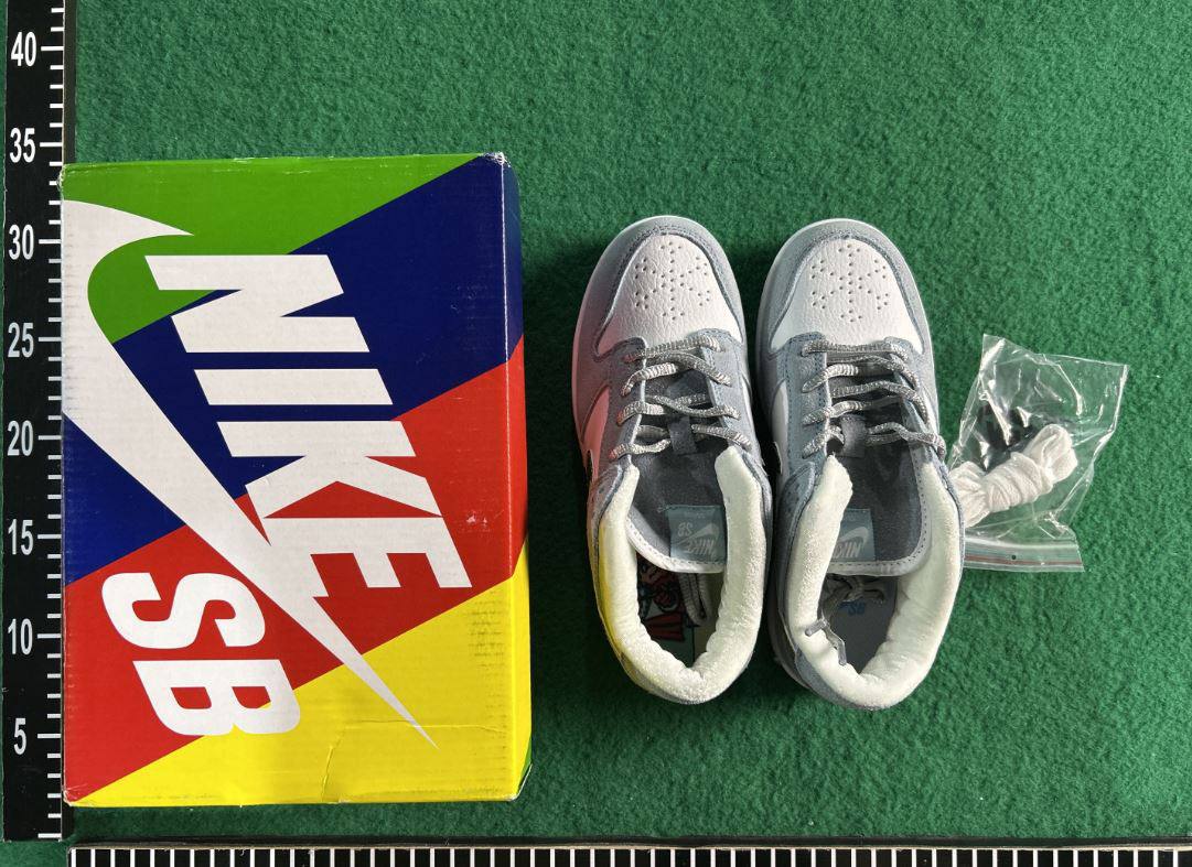 Nike Dunks -4