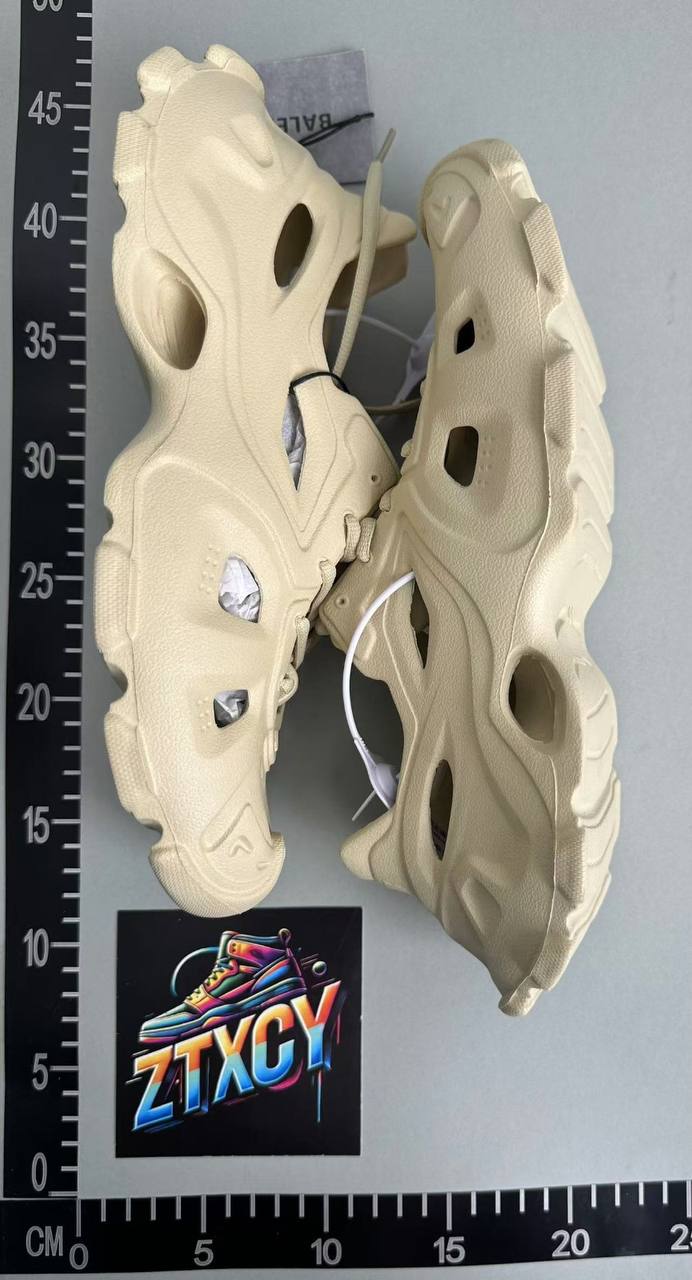 Balenciaga Foam -3