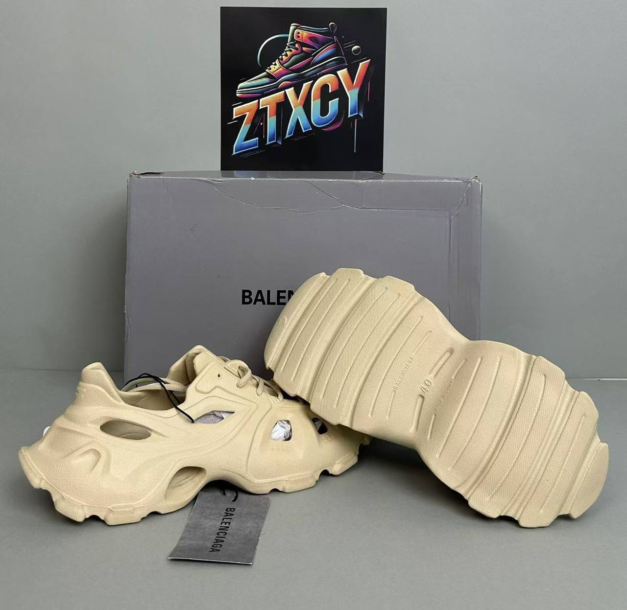 Balenciaga Foam -4