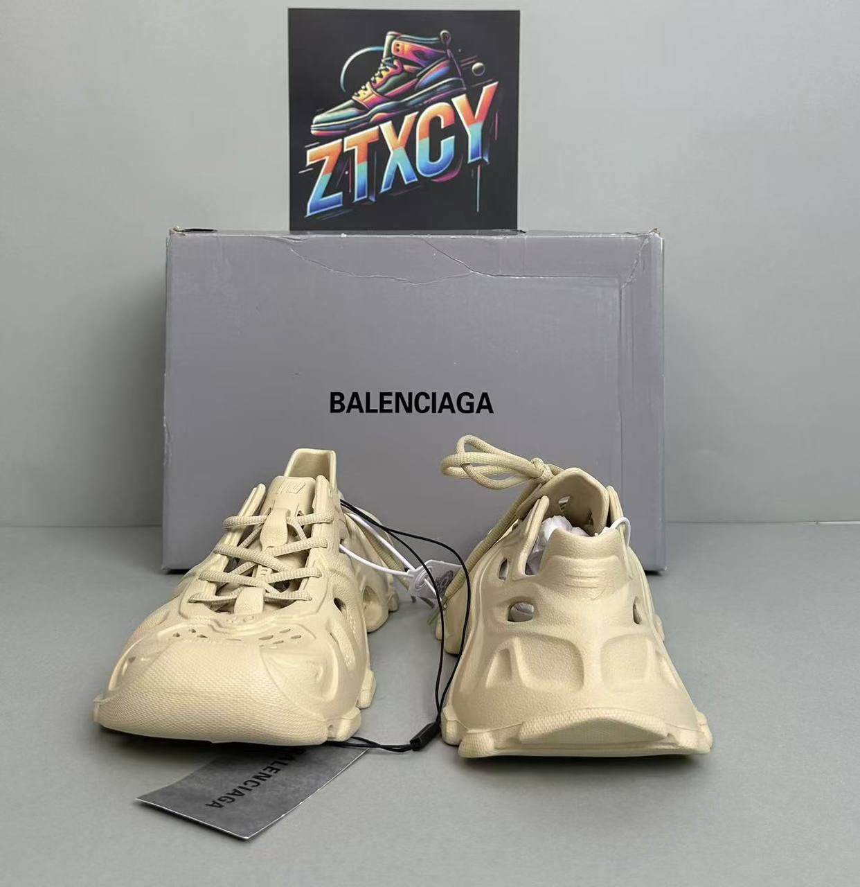 Balenciaga Foam -5