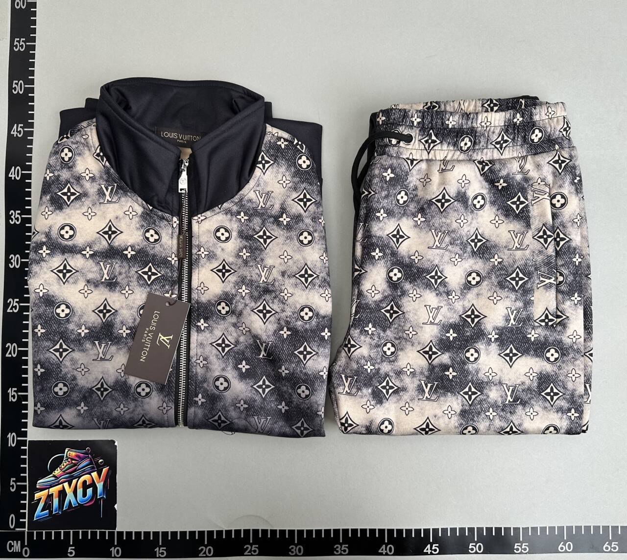 LV Suit -5