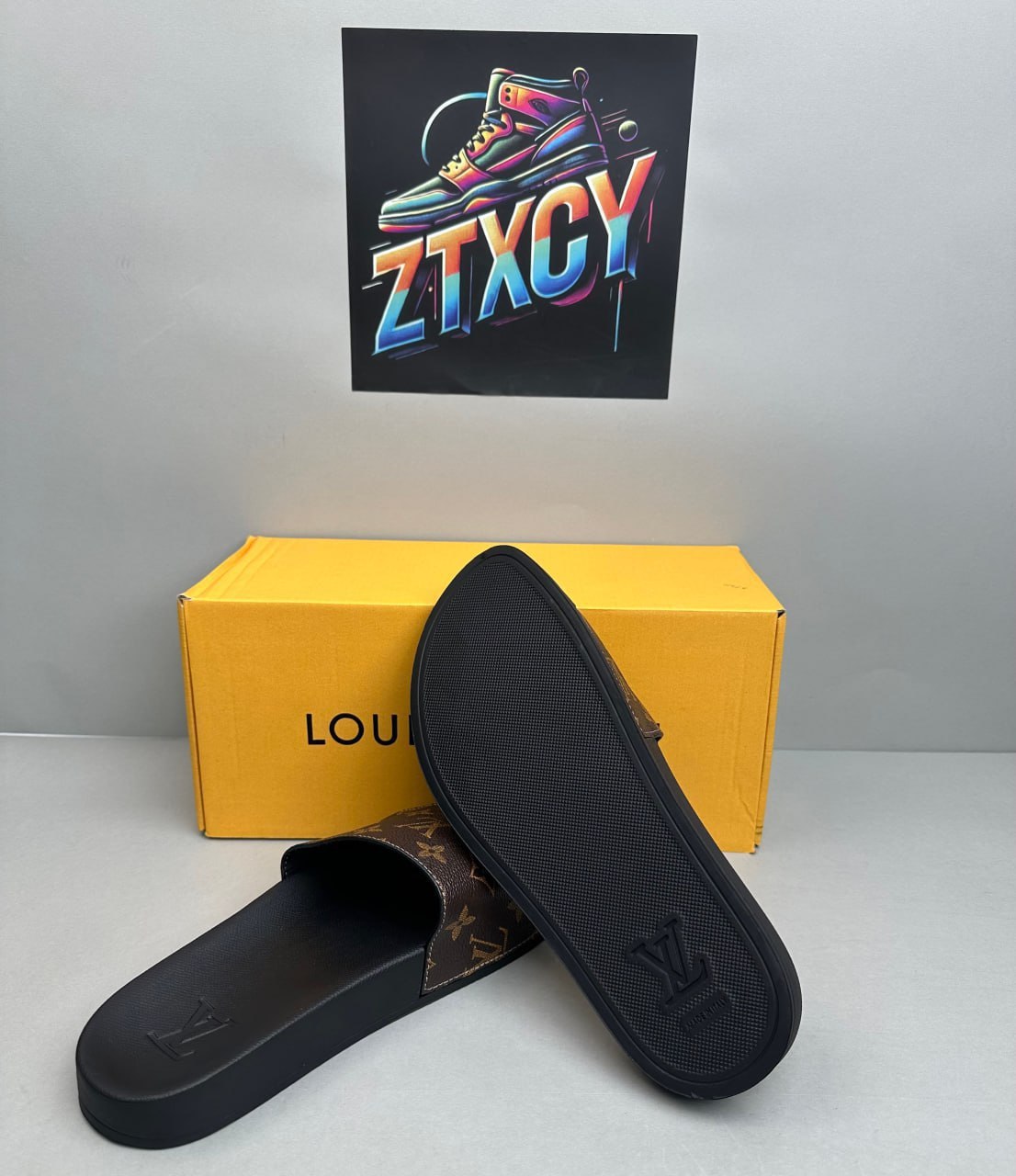 LV slippers -4