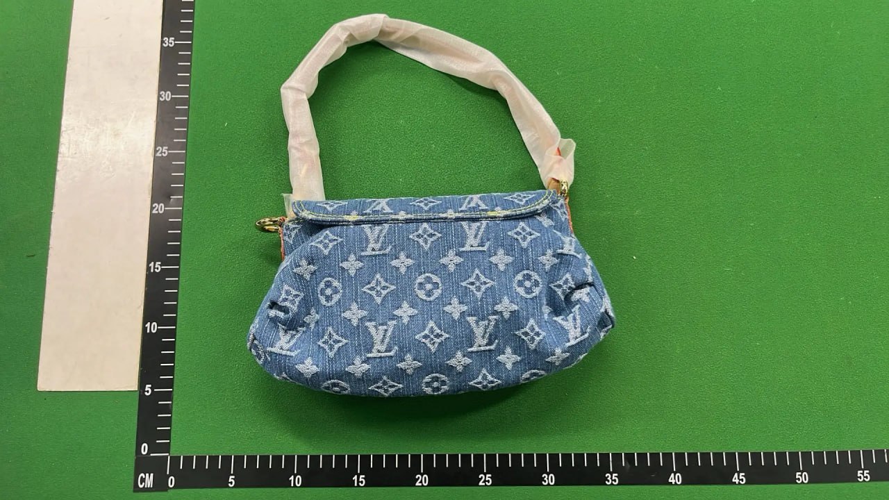 Louis Vuitton Underarm bag -2
