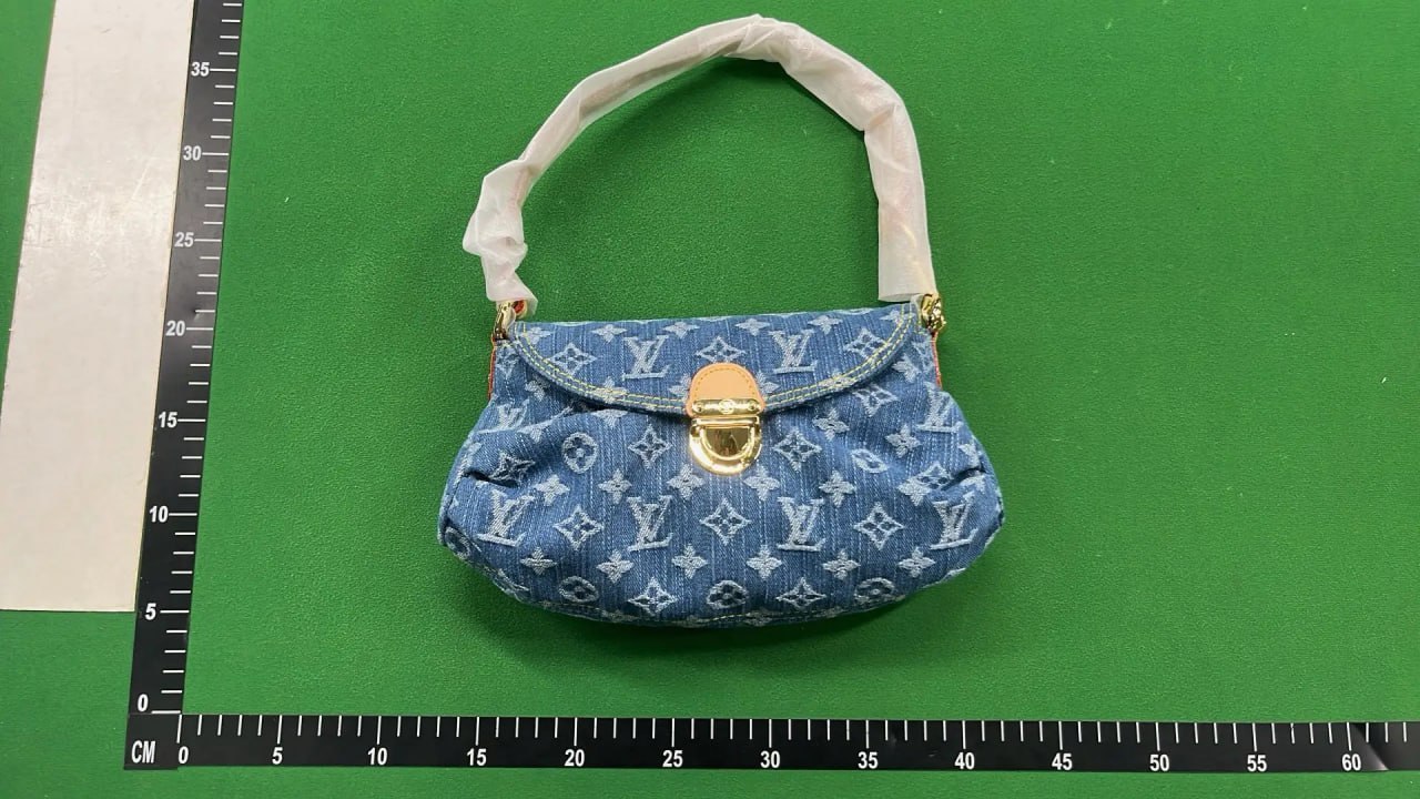 Louis Vuitton Underarm bag -3