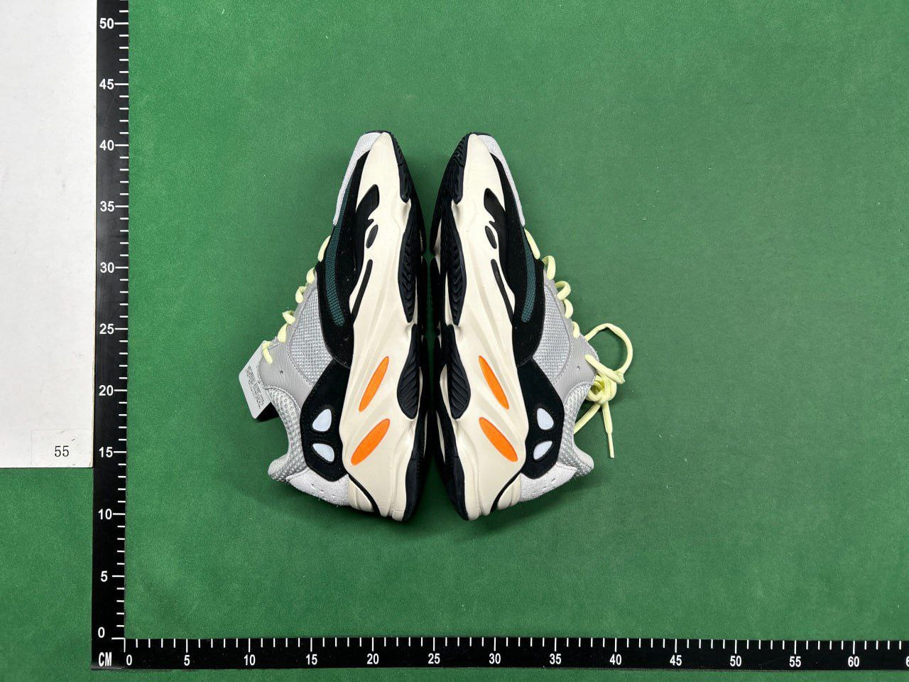 Yeezy boost 700 -3