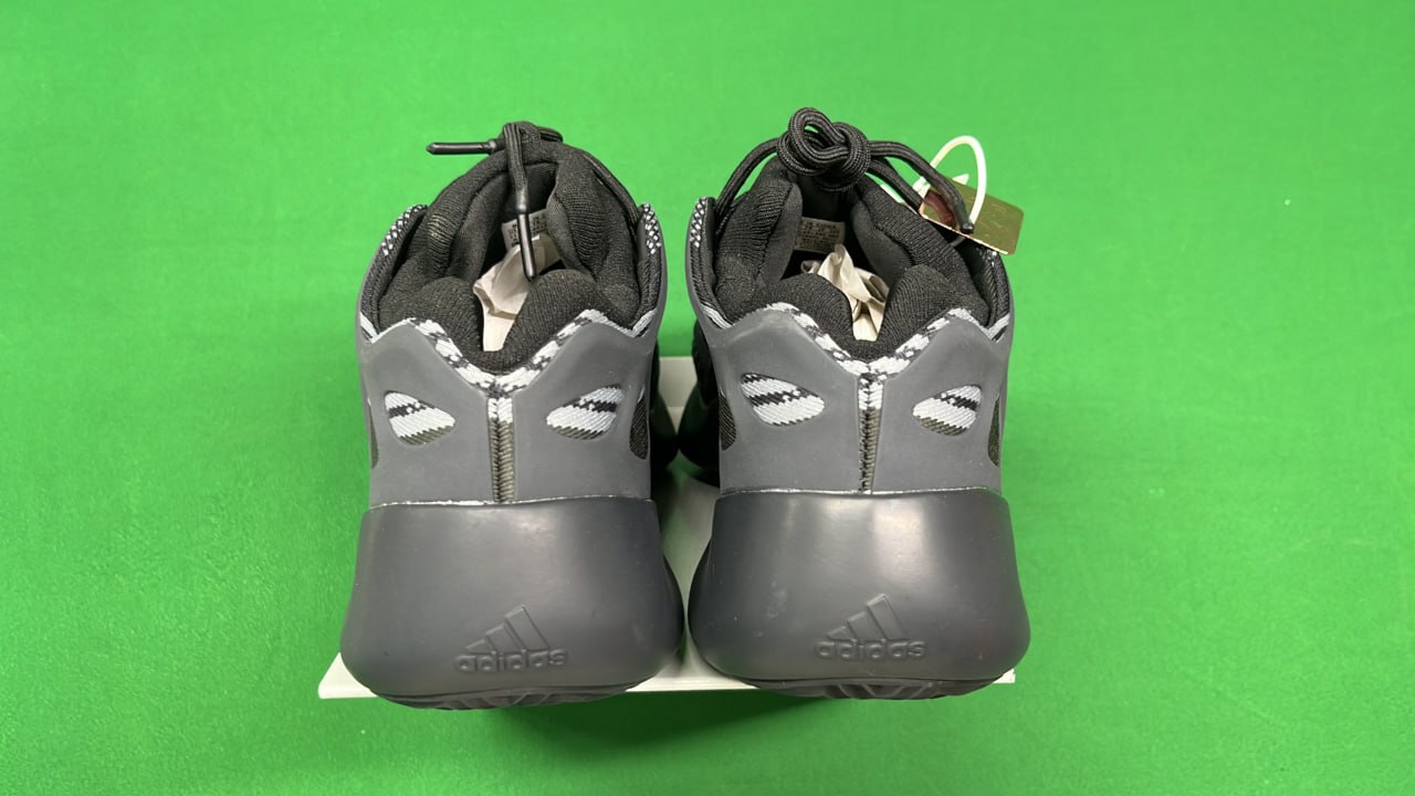 Adidas Yeezy Boost 700 -4