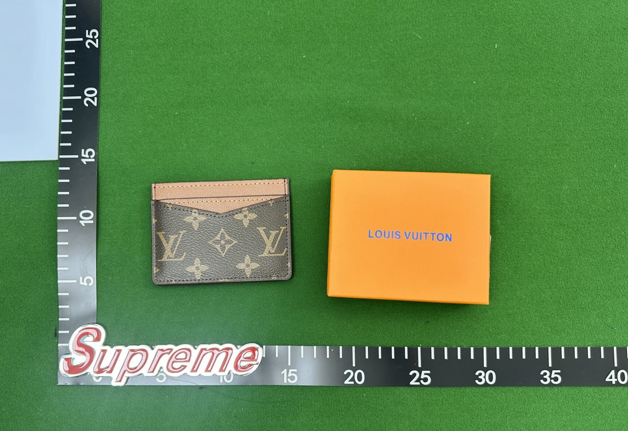 ALouis Vuitton Wallet -3